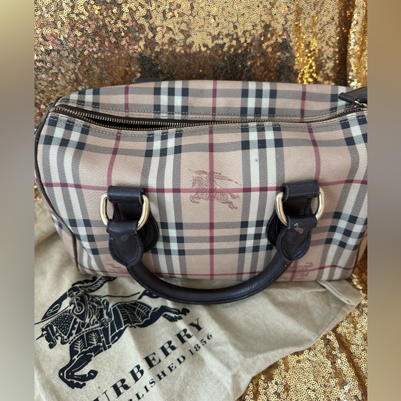 PRE-LOVED Authentic Burberry Vintage Checks Medium Bowling Bag - Picture 3 of 16